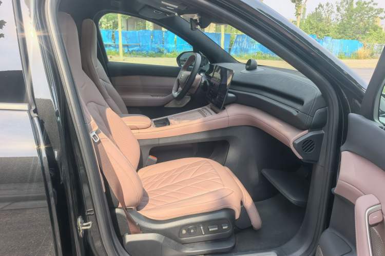 Used Nio EC6 2025 75 kWh Interior 4