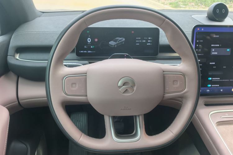 Used Nio EC6 2025 75 kWh Interior 5