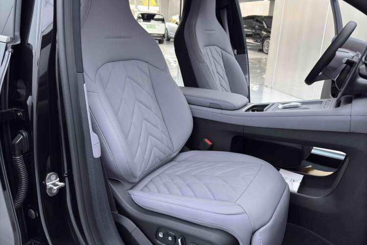 Used Nio EC6 2025 75 kWh Interior 9