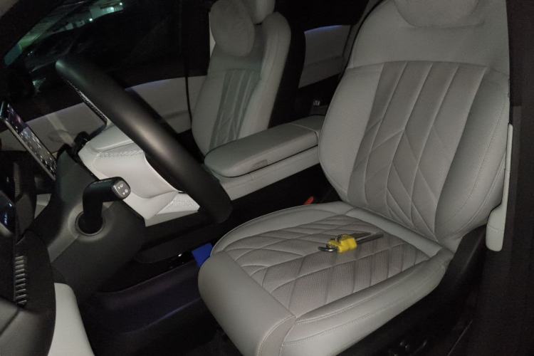 Used Nio EC6 2025 75 kWh Left Front Seat
