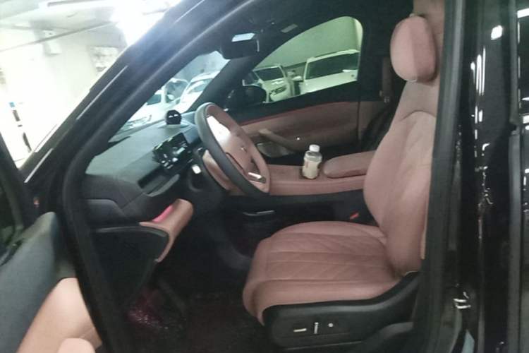 Used Nio EC6 2025 75 kWh Left Front Seat