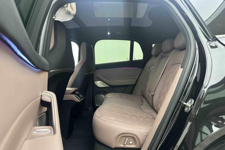 Used Nio EC6 2025 75 kWh Left Rear Seat