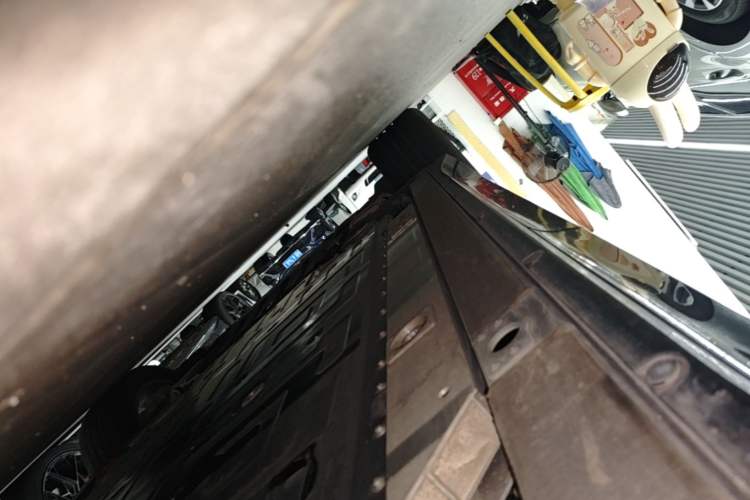 Used Nio EC6 2025 75 kWh Left Side Sill