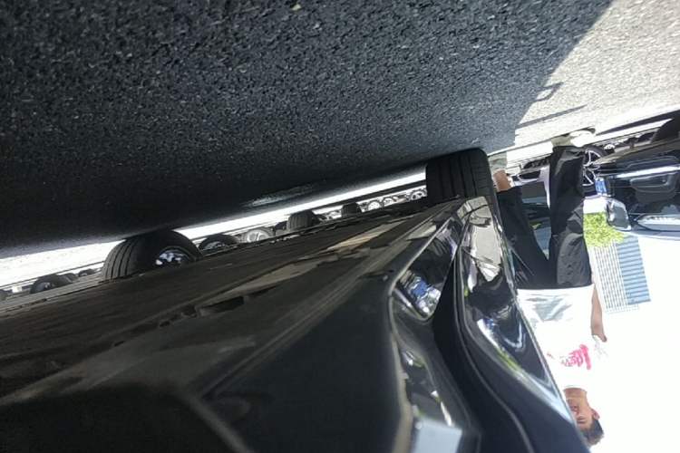 Used Nio EC6 2025 75 kWh Left Side Sill