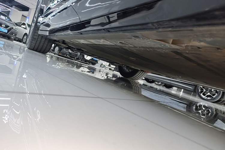 Used Nio EC6 2025 75 kWh Left Side Sill