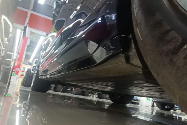 Used Nio EC6 2025 75 kWh Left Side Sill