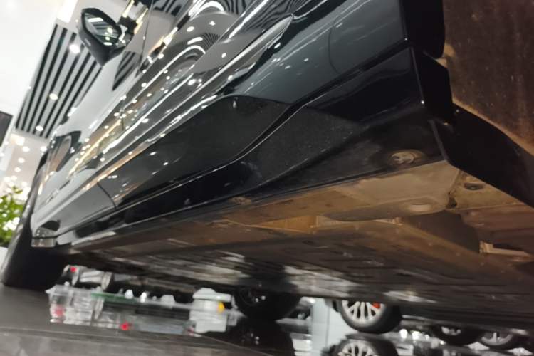 Used Nio EC6 2025 75 kWh Left Side Sill