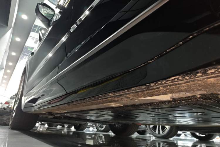 Used Nio EC6 2025 75 kWh Left Side Sill