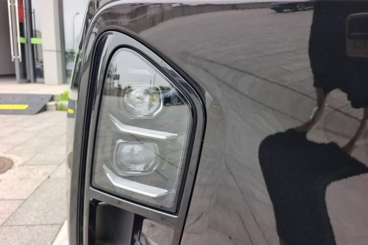 Used Nio EC6 2025 75 kWh Right Front Headlight
