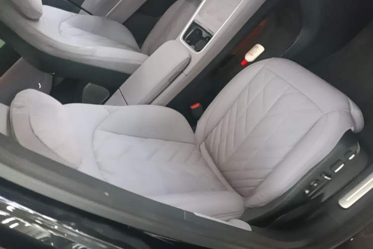 Used Nio EC6 2025 75 kWh Right Front Seat