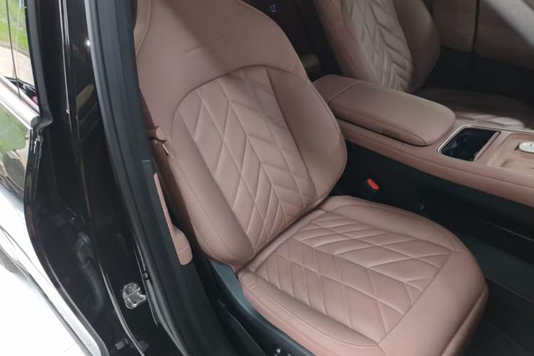 Used Nio EC6 2025 75 kWh Right Front Seat