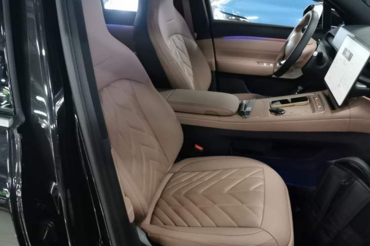 Used Nio EC6 2025 75 kWh Right Front Seat