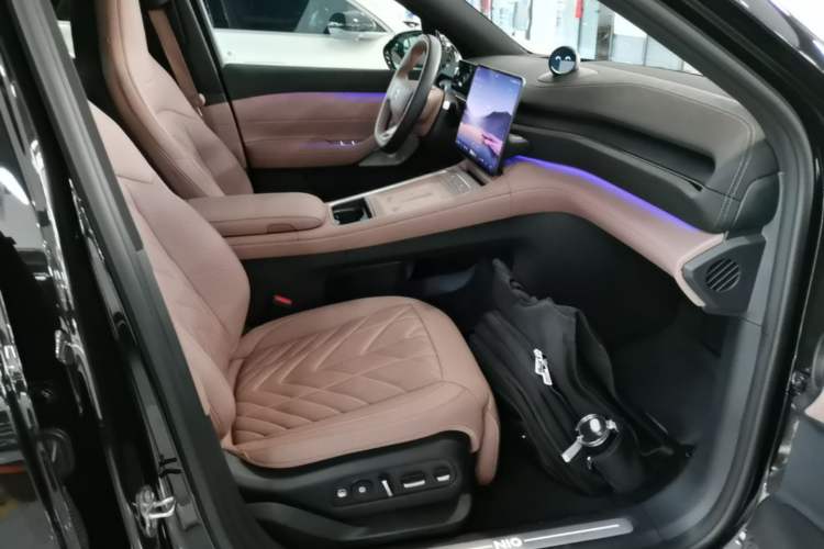 Used Nio EC6 2025 75 kWh Right Front Seat