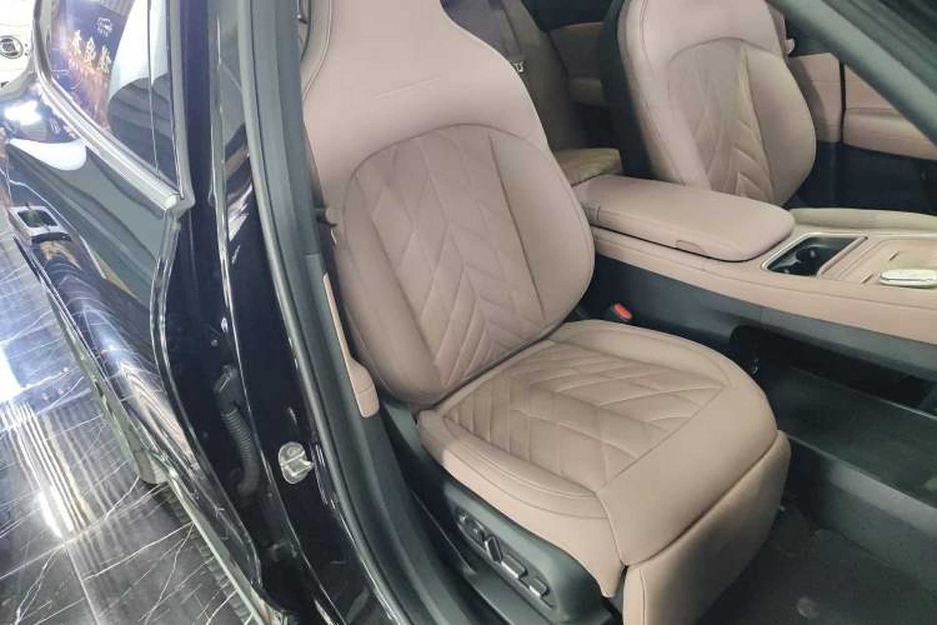 Used Nio EC6 2025 75 kWh Right Front Seat