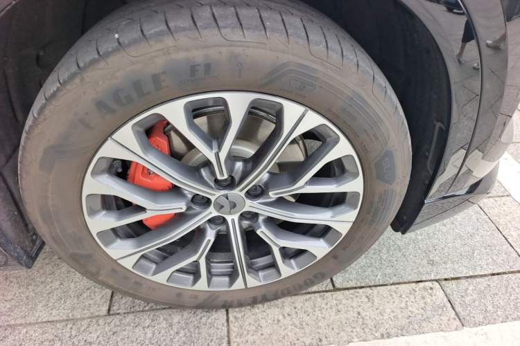 Used Nio EC6 2025 75 kWh Right Front Wheel Hub