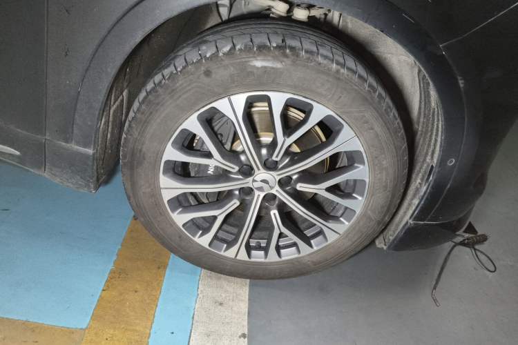 Used Nio EC6 2025 75 kWh Right Front Wheel Hub