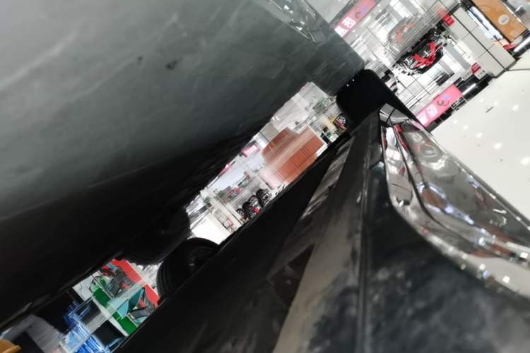 Used Nio EC6 2025 75 kWh Right Side Sill