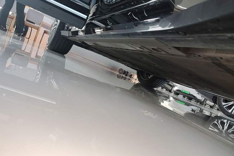 Used Nio EC6 2025 75 kWh Right Side Sill