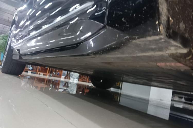 Used Nio EC6 2025 75 kWh Right Side Sill