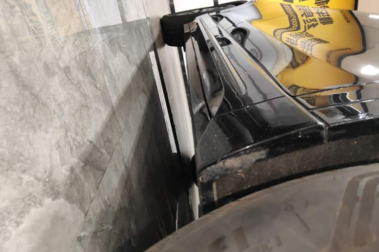 Used Nio EC6 2025 75 kWh Right Side Sill