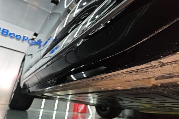 Used Nio EC6 2025 75 kWh Right Side Sill
