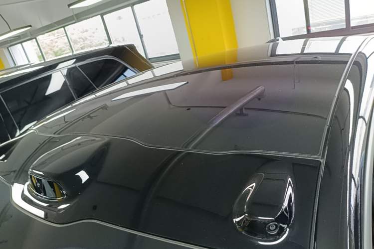 Used Nio EC6 2025 75 kWh Roof
