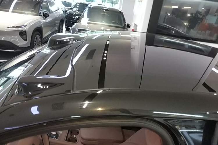 Used Nio EC6 2025 75 kWh Roof
