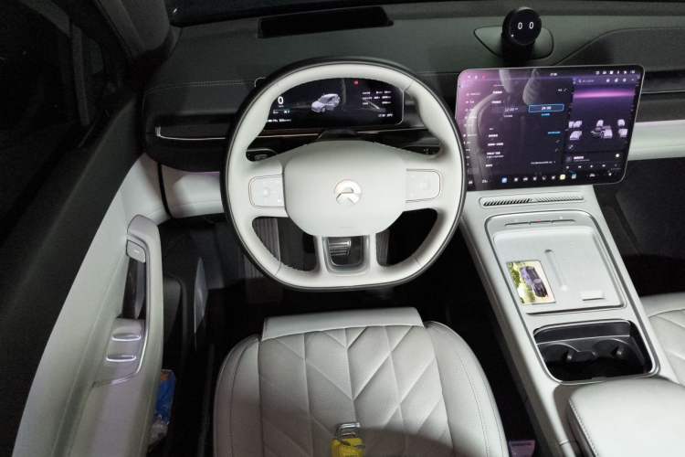 Used Nio EC6 2025 75 kWh Steering Wheel