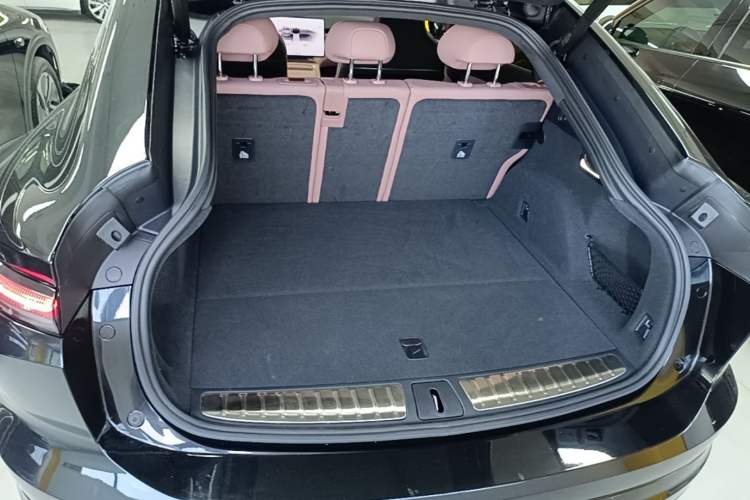 Used Nio EC6 2025 75 kWh Trunk