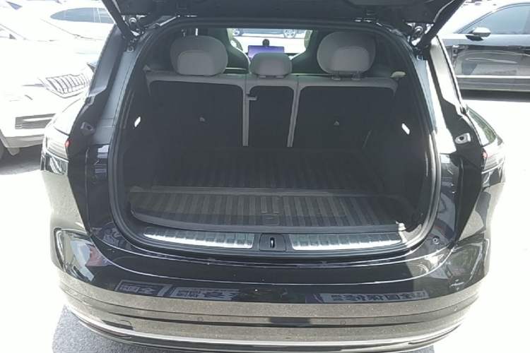 Used Nio EC6 2025 75 kWh Trunk