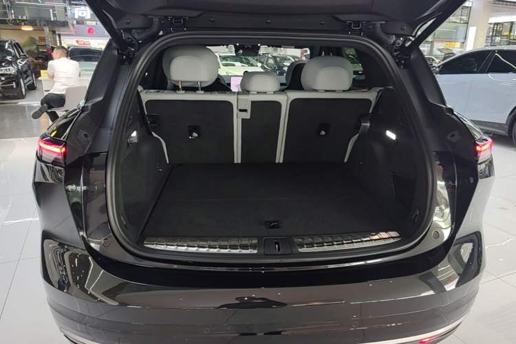Used Nio EC6 2025 75 kWh Trunk