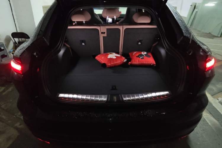 Used Nio EC6 2025 75 kWh Trunk