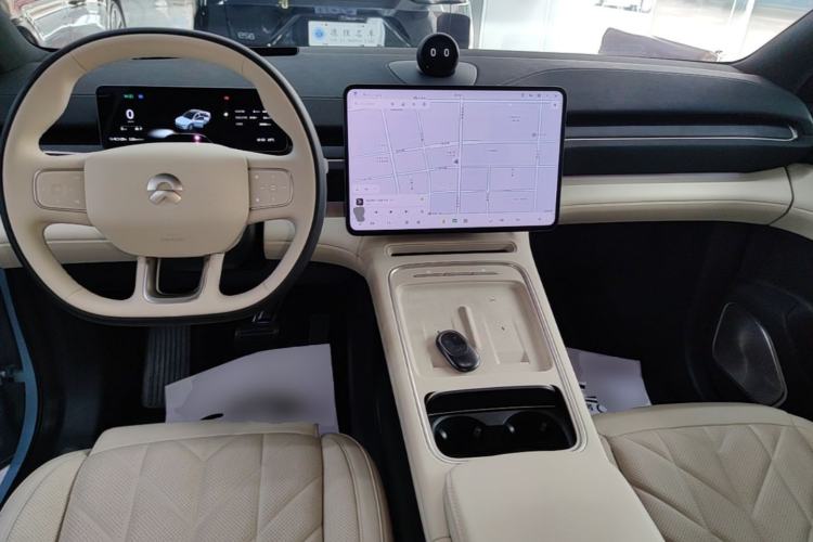 Used Nio EC6 2025 75 kWh Center Console