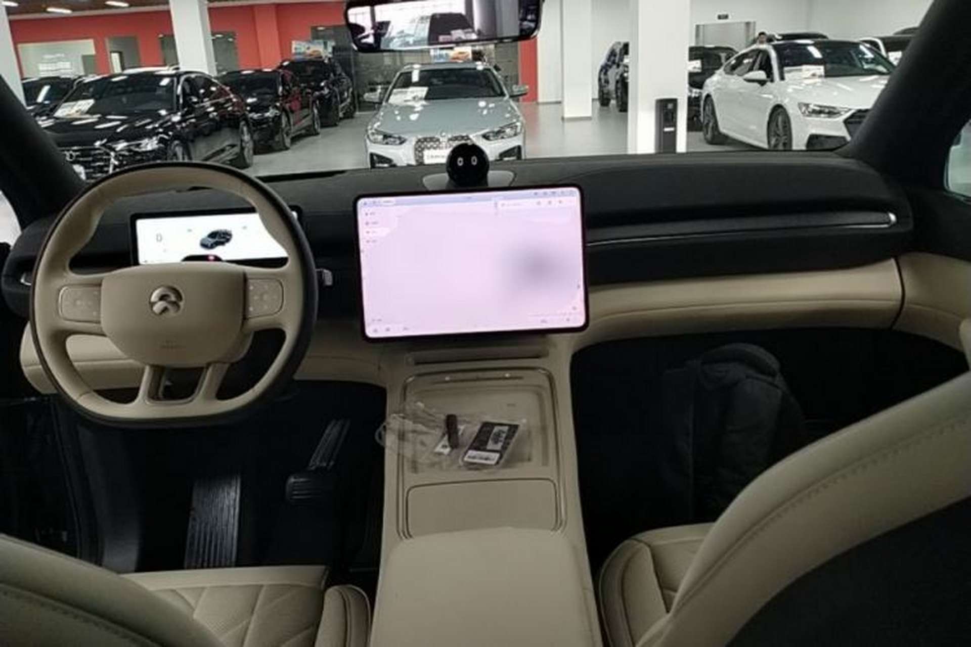 Used Nio EC6 2025 75 kWh Center Console