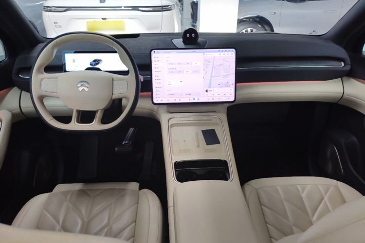 Used Nio EC6 2025 75 kWh Center Console