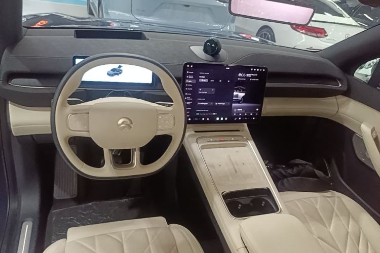 Used Nio EC6 2025 75 kWh Center Console