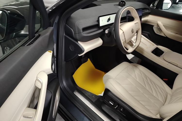 Used Nio EC6 2025 75 kWh Driver Seat