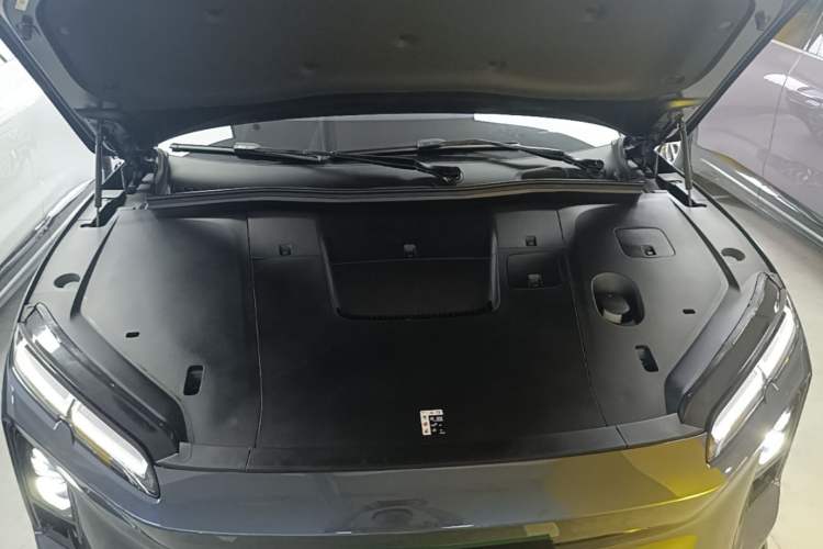 Used Nio EC6 2025 75 kWh Engine Bay