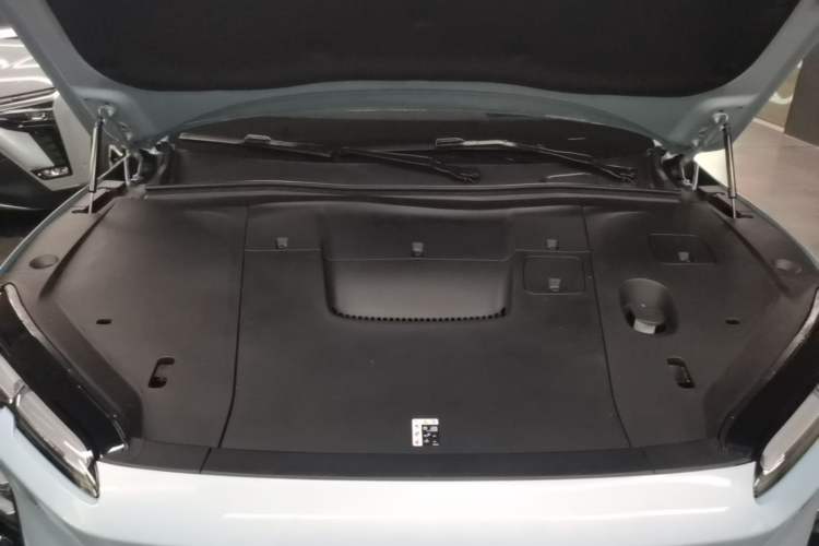 Used Nio EC6 2025 75 kWh Engine Bay