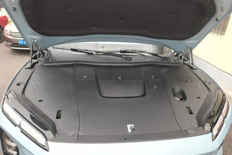 Used Nio EC6 2025 75 kWh Engine Bay