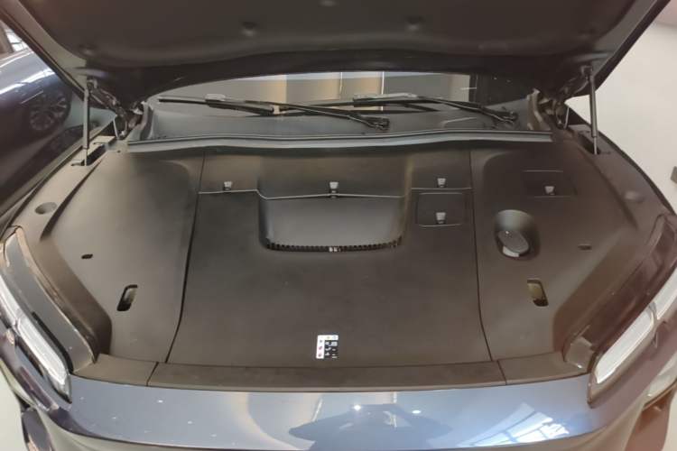 Used Nio EC6 2025 75 kWh Engine Bay