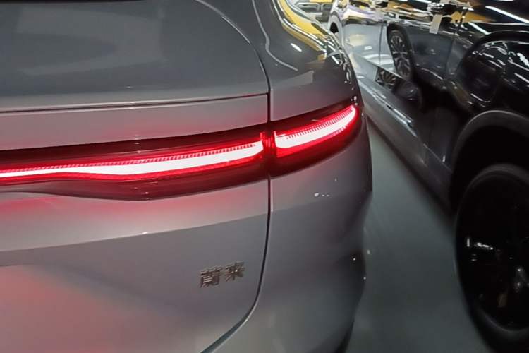Used Nio EC6 2025 75 kWh Exterior 3
