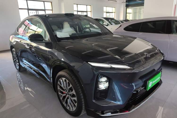Used Nio EC6 2025 75 kWh Front Right 45 Deg