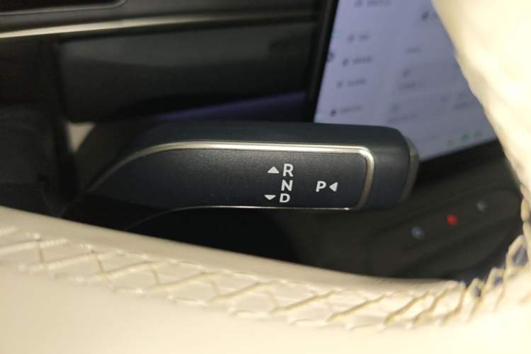 Used Nio EC6 2025 75 kWh Gear Lever