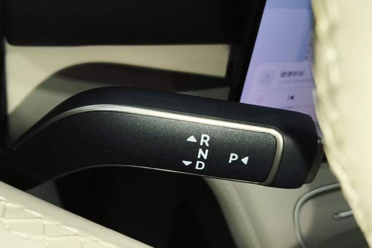 Used Nio EC6 2025 75 kWh Gear Lever
