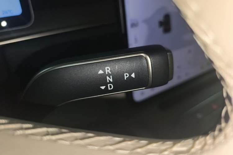 Used Nio EC6 2025 75 kWh Gear Lever