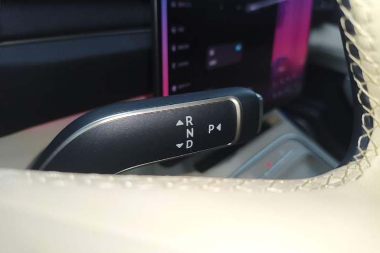 Used Nio EC6 2025 75 kWh Gear Lever