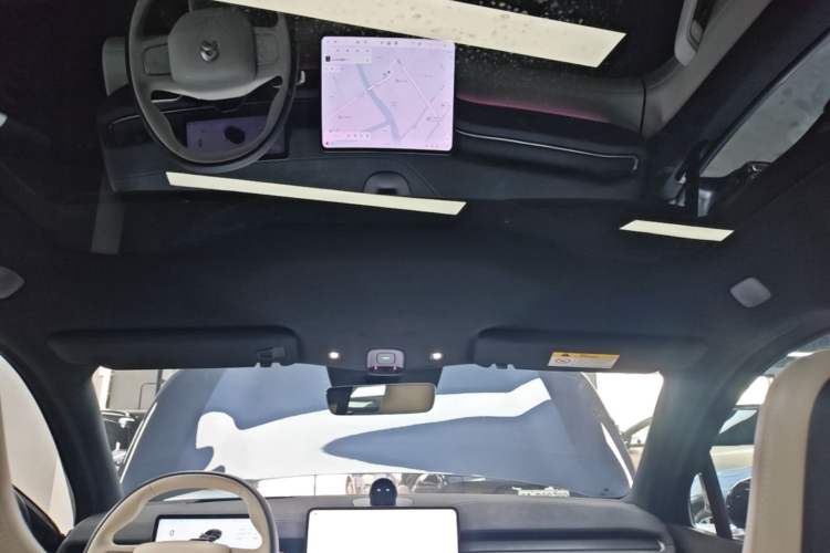 Used Nio EC6 2025 75 kWh Headliner