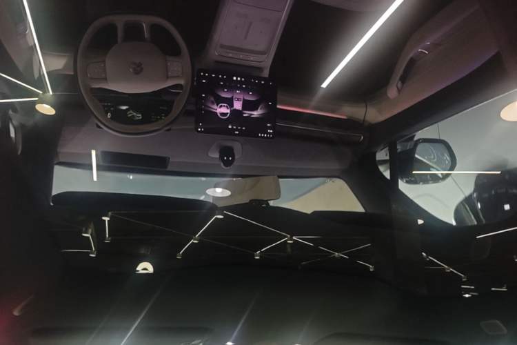 Used Nio EC6 2025 75 kWh Headliner
