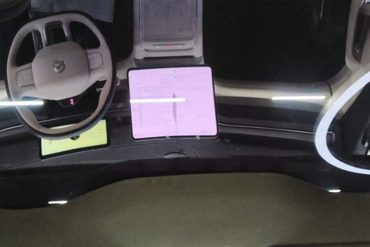 Used Nio EC6 2025 75 kWh Headliner